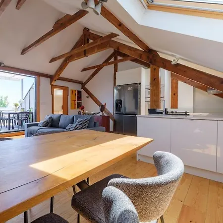 Rooftop Terrace Apart With View 4 Bedrooms, 4 Bathrooms And Ac * Lissabon