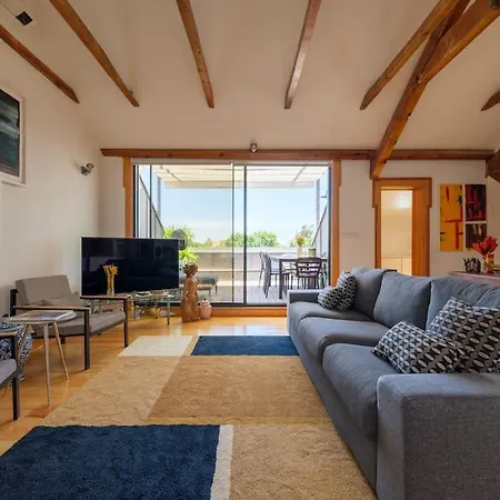 Rooftop Terrace Apart With View 4 Bedrooms, 4 Bathrooms And Ac Apartment Lissabon