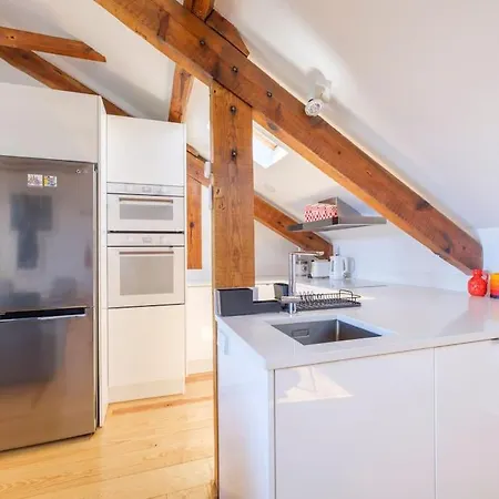 Rooftop Terrace Apart With View 4 Bedrooms, 4 Bathrooms And Ac Lisboa