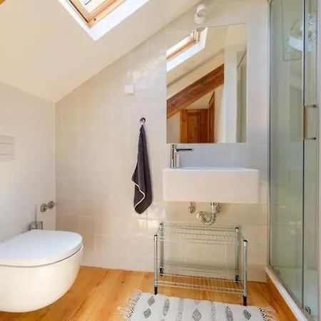 Rooftop Terrace Apart With View 4 Bedrooms, 4 Bathrooms And Ac Lejlighed Lisboa